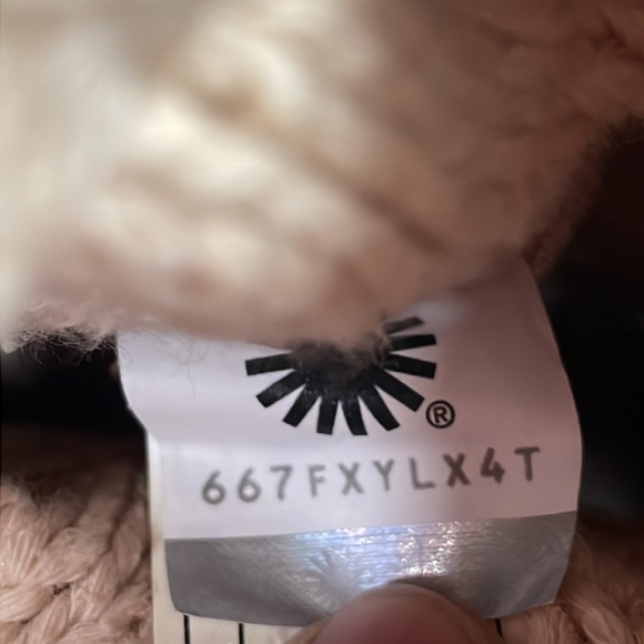 GUC UGG SAELA Knit Suede Cable Sweater Sheepskin Driftwood Cuff BOOTS Size 7 - Picture 16 of 16